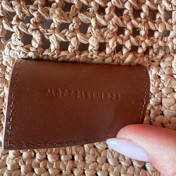 AUTHENTIC Yves Saint Laurent ICARE bag in raffia - Picture 2 of 7